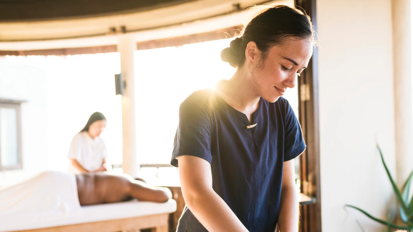 Glow's home massage technician